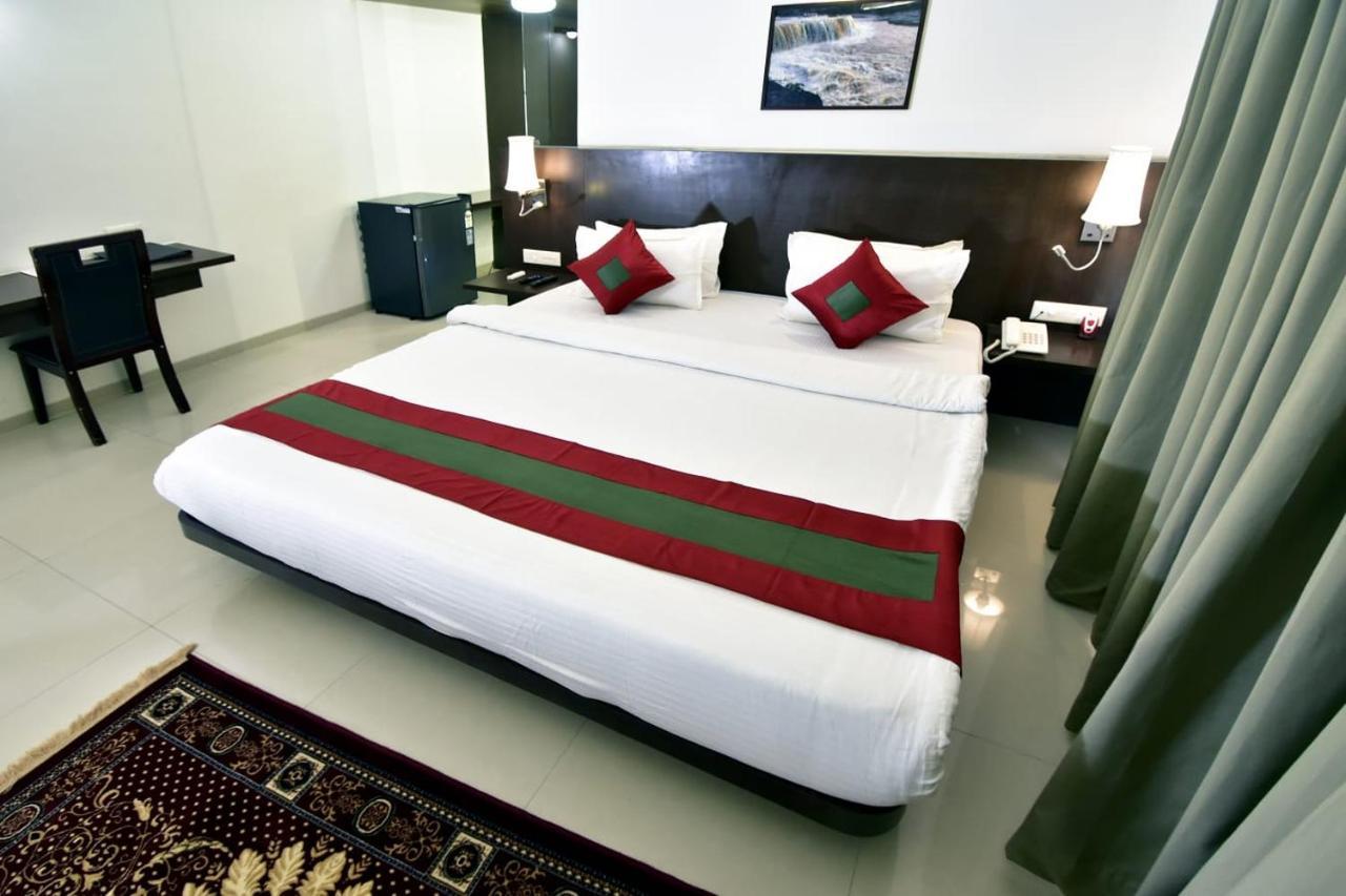 Caves County Resort Μαλεγκάον Εξωτερικό φωτογραφία