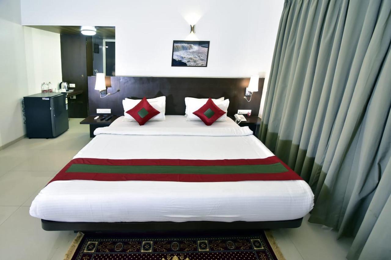 Caves County Resort Μαλεγκάον Εξωτερικό φωτογραφία