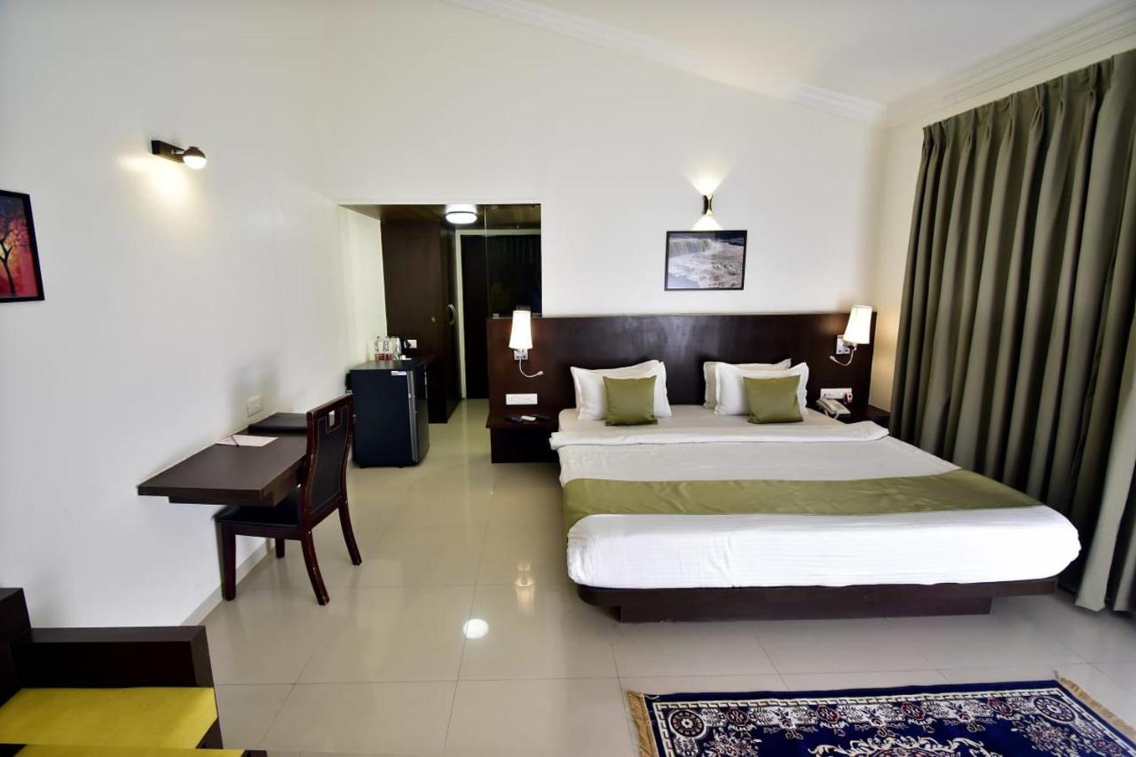 Caves County Resort Μαλεγκάον Εξωτερικό φωτογραφία